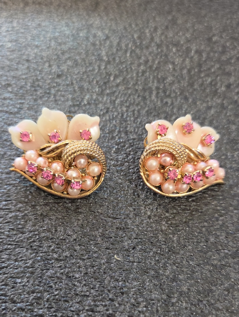 Vintage 1950s Pink Thermoset Lucite Faux Pearl Rhinestone Clip On Earrings